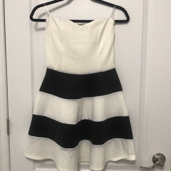 Forever 21 (Charlotte Russe) Cute Cocktail Dress - Picture 1 of 3
